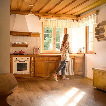 Alpine Homestead 公寓 *